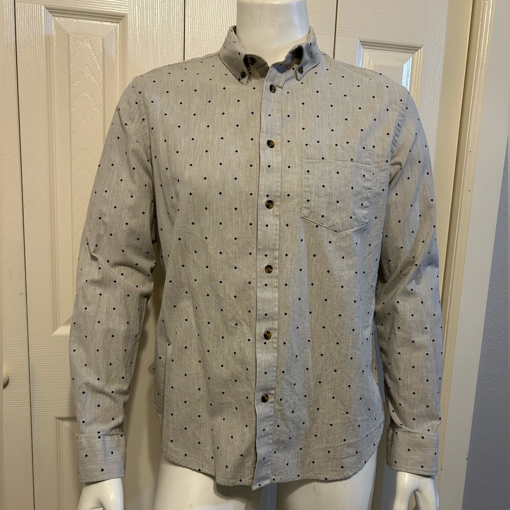 Old Navy Long Sleeve Button Up beige Large Cotton